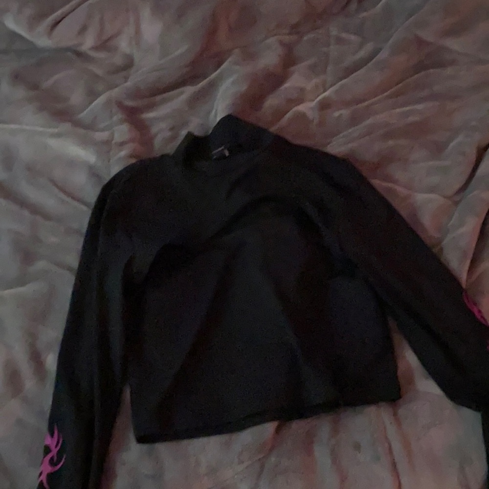 Cute Forever 21 sweater with a cut in the middle!